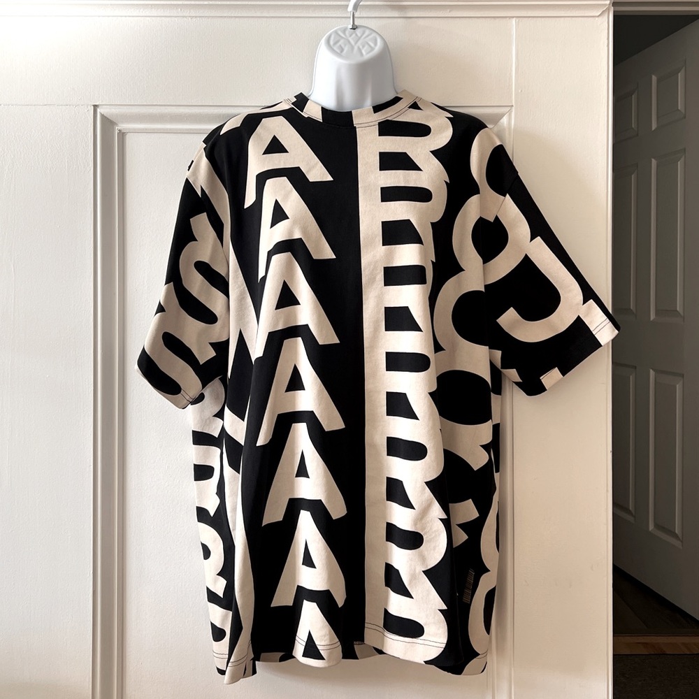 Marc Jacobs MONOGRAM ‘Big Tee’ One size, unisex, beautifully oversized b+w